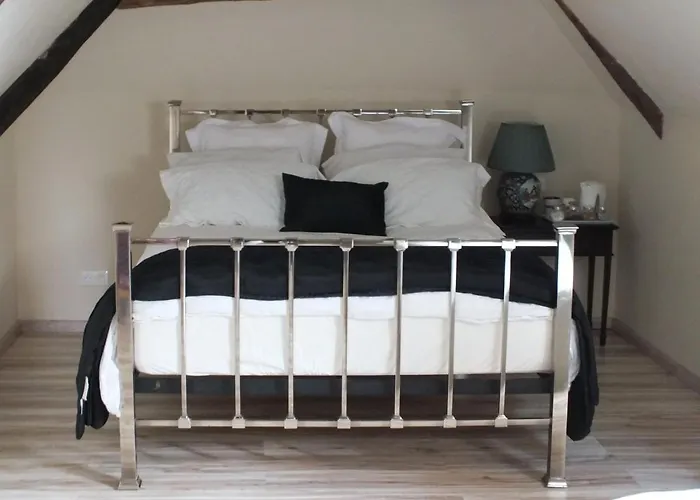 Country Bed & Breakfast Saint-Pierre-d'Eyraud